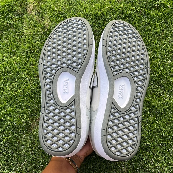 Vans Lowland Leather Shoes - Picture 10 of 10